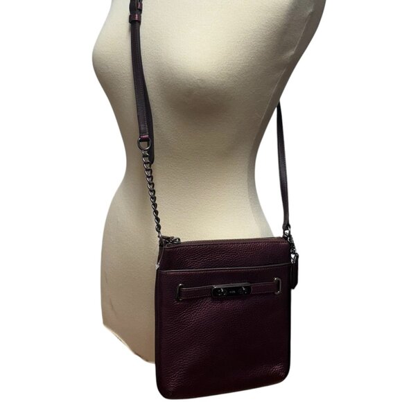 Coach Swagger Swingpack in Metallic Burgundy Pebble Leather - Picture 8 of 9
